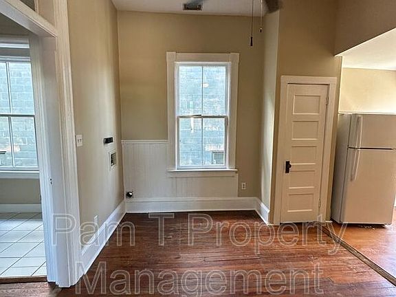 4th image of 124 E Henry St APT B