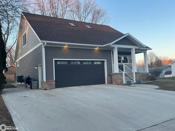 3518 N Shore Dr, Clear Lake, IA 50428