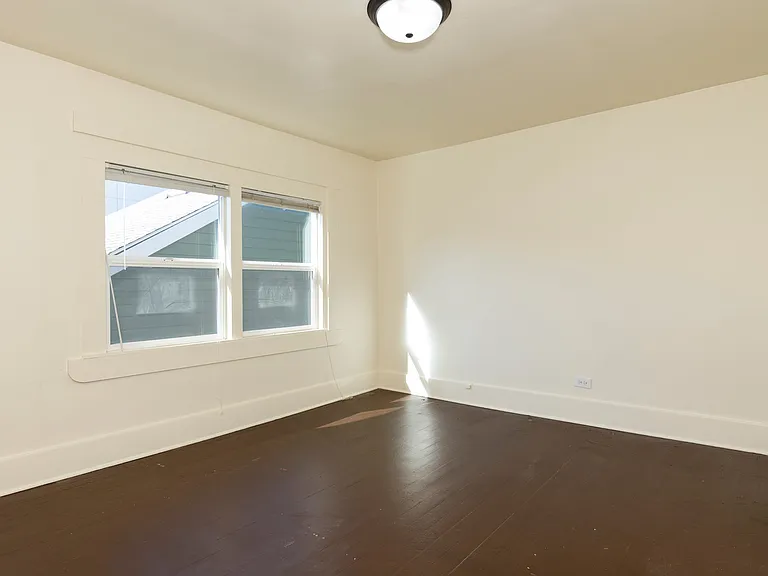 Evanston Apartments - Located on the north side of Fremont — Photo 46