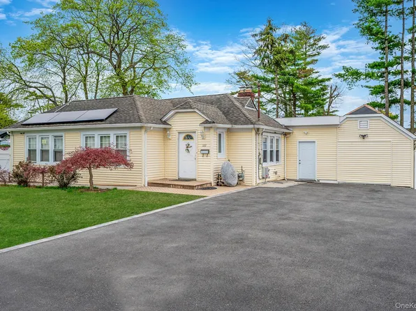 122 McKinley Street, Brentwood, NY 11717