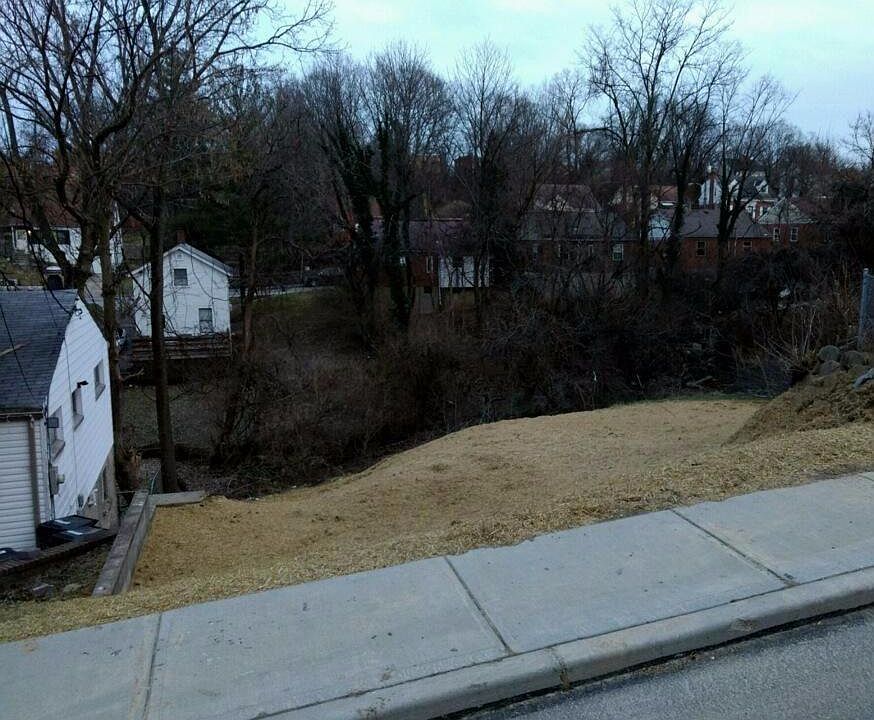 1st image of 3062 Percy Ave