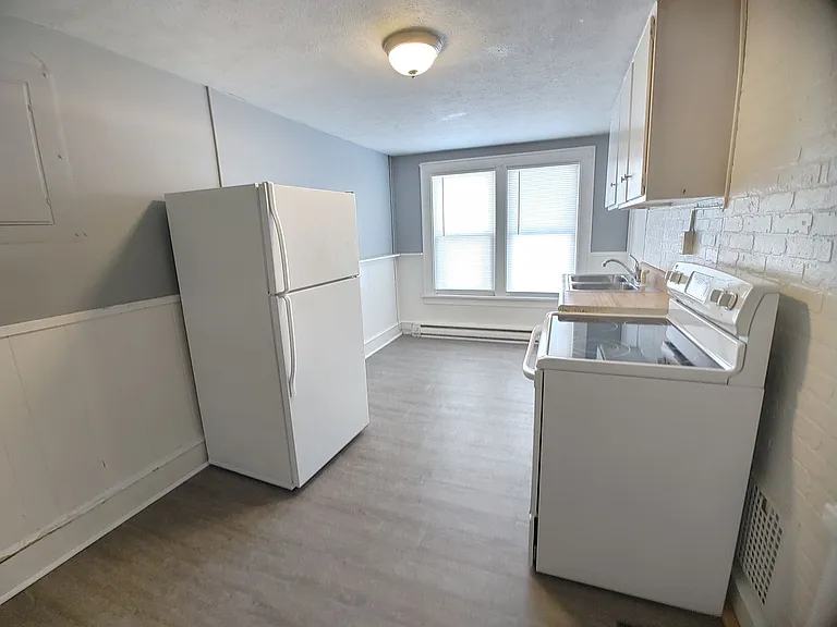 804 S. Morris Ave. — Photo 3