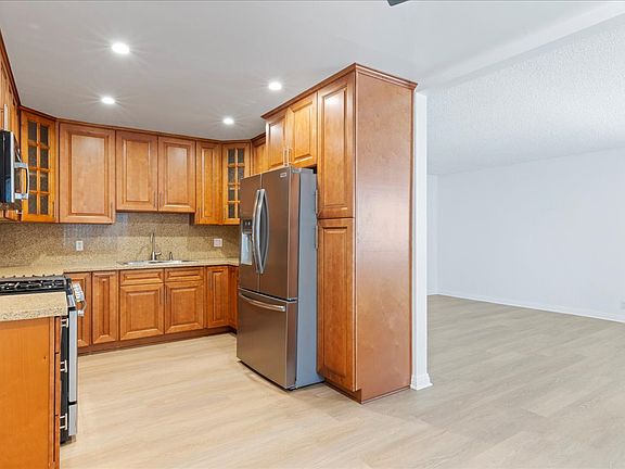 3rd image of 135 S Belmont St #11416276
