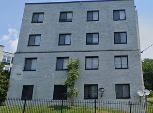 306 37th St SE APT 302, Washington, DC 20019