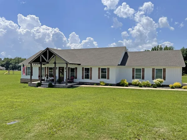 210 Charleston Ln, Adamsville, TN 38310