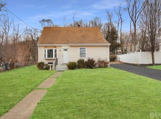 8 Preston Rd, East Brunswick, NJ 08816