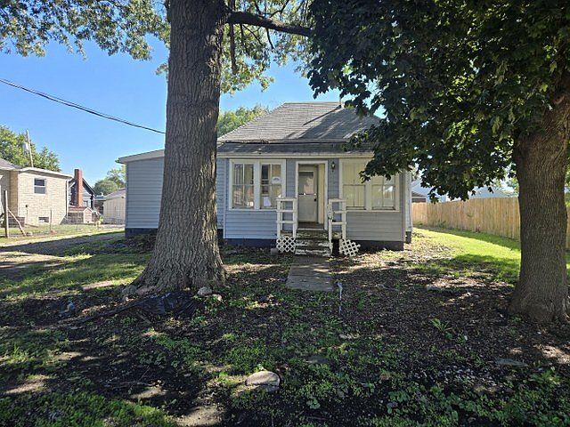 1st image of 106 NW 5th Ave