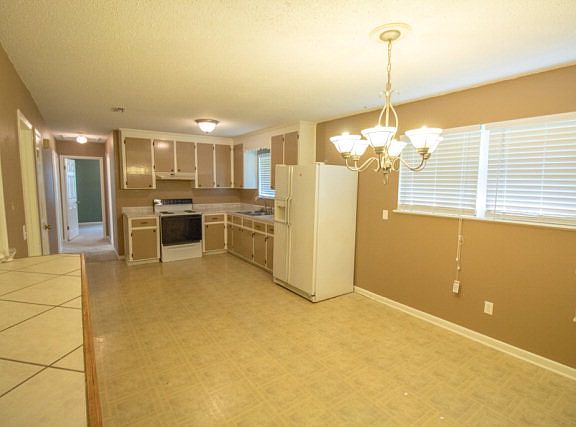 4th image of 181 Osteen Dr