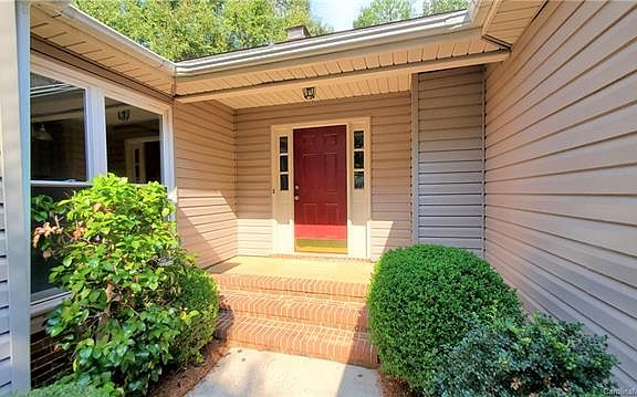 5th image of 646 Furrow Dr