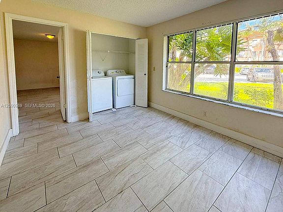 4th image of 3440 Pinewalk Dr N APT 518