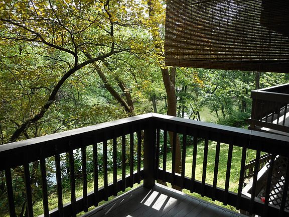 3rd image of 5601 Lakeside Dr APT 2B