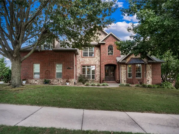 3702 NW Mountainview Rd, Bentonville, AR 72712