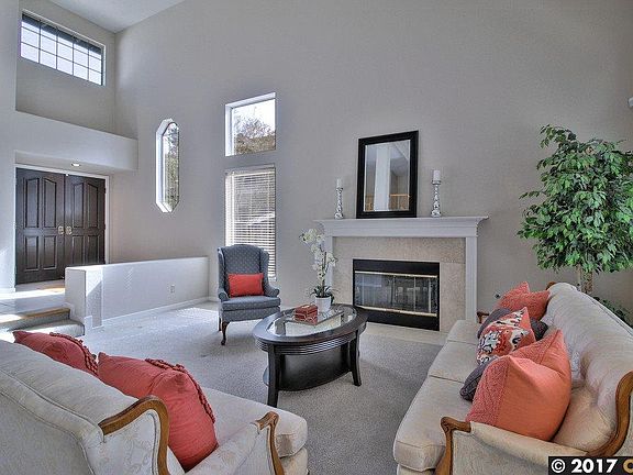4th image of 17 Hillview Ct