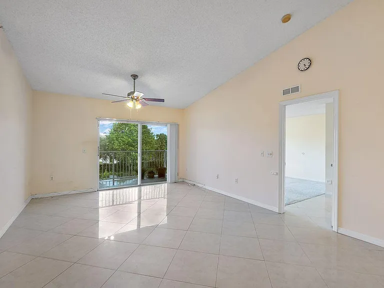 5011 Wiles Rd #303 — Photo 7