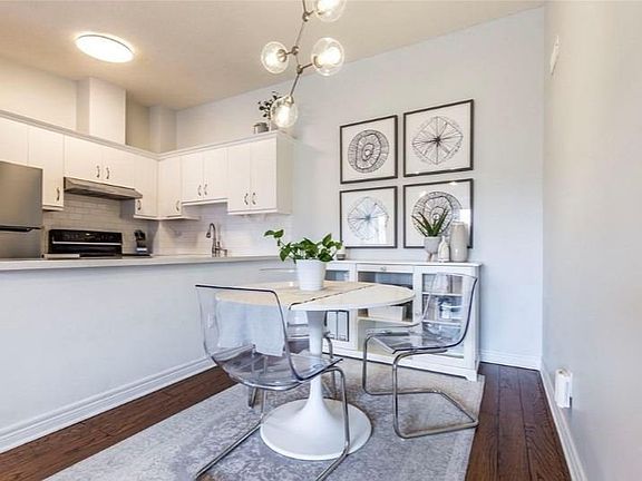 3rd image of 4140 Foxwood Dr #407