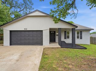 912 E Teresa Ave, Sapulpa, OK 74066