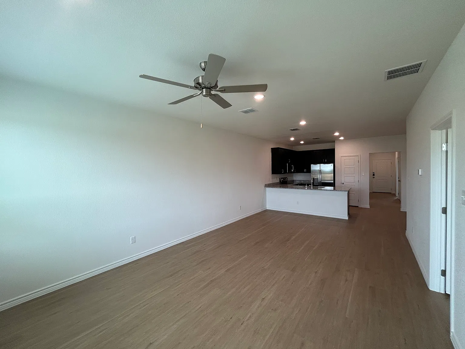3 bed, 1175 sqft, $1,500 — Photo 4