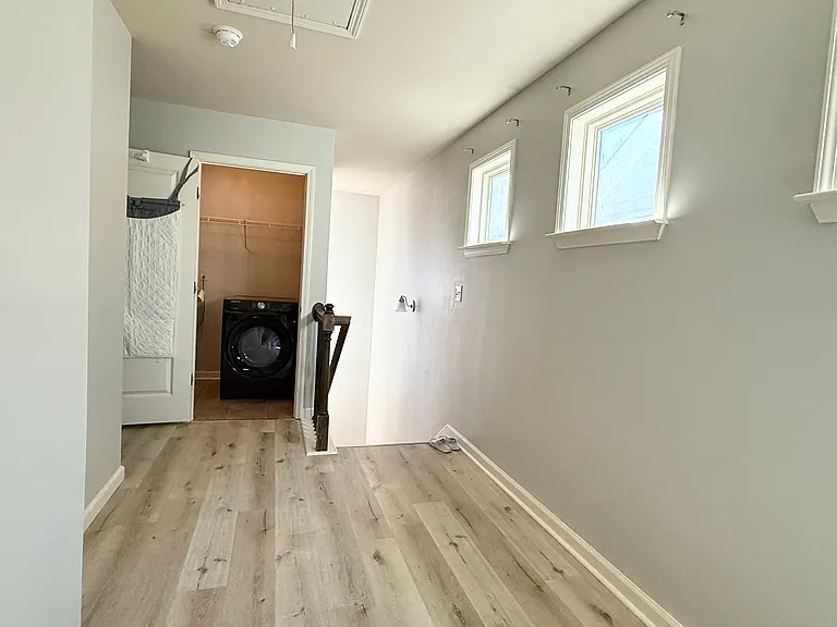 785 Village Field Ct — Photo 9