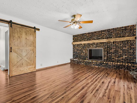 3rd image of 11940 S 10th St