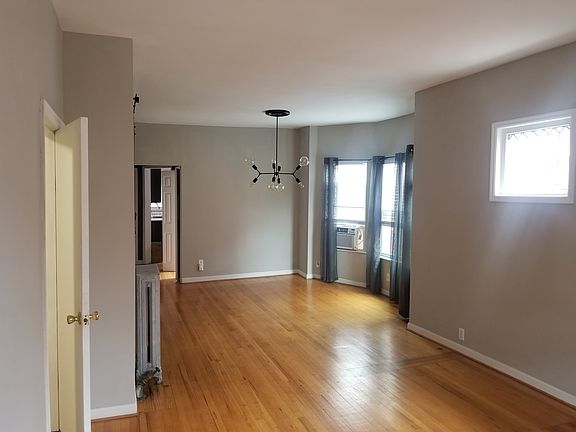 5th image of 3523 Wyandotte St #2S