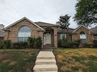 2008 Valley Falls Ave, Mesquite, TX 75181