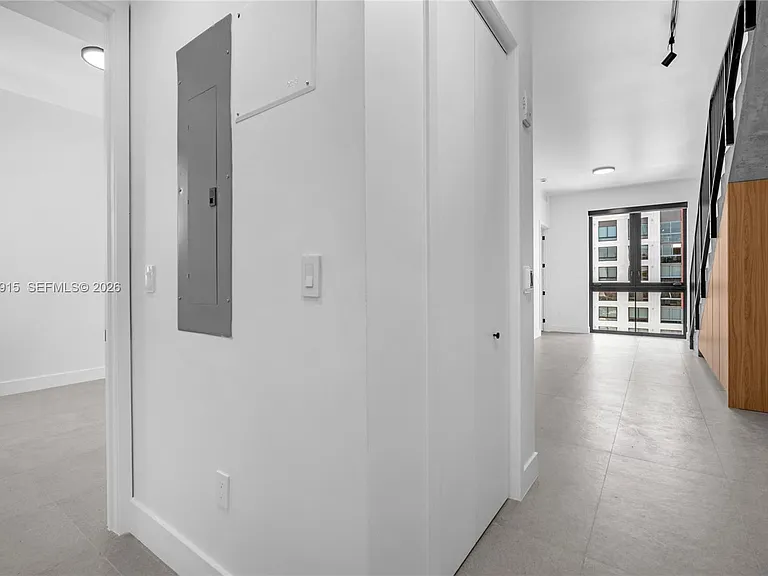91 NW 27th St #503 — Photo 1