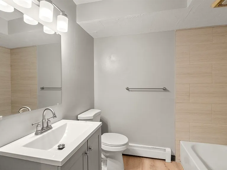 166 F St #1 — Photo 3