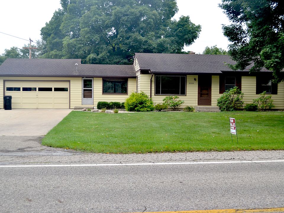 1st image of 2223 W Osterhout Ave