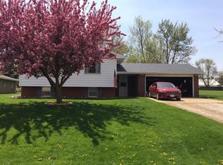 102 W Main St, Cabery, IL 60919