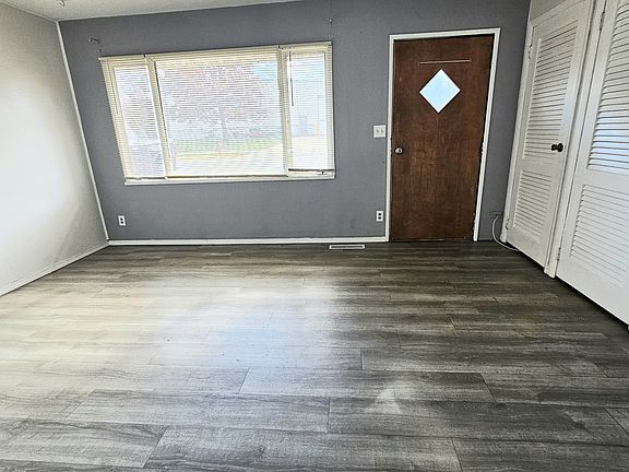 5th image of 1702 Oak Grove Ave