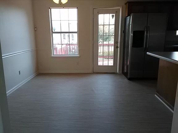 5th image of 217 Vernon Traylor Dr