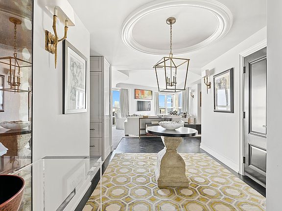 4th image of 146 W 57th St APT 75C