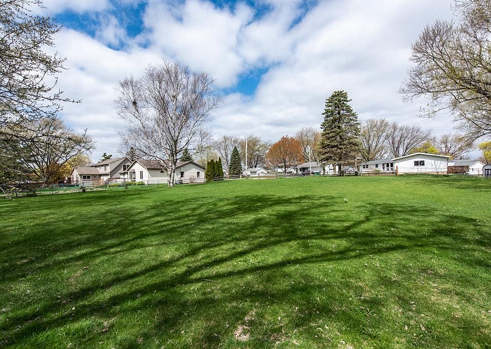 2nd image of 355 Warren Ln