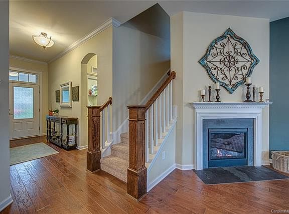 5th image of 2113 Blueberry St