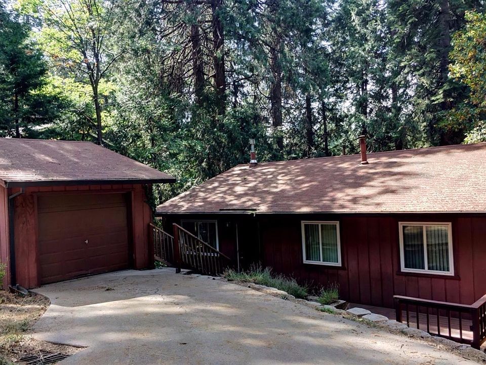 2nd image of 2884 Laurel Dr