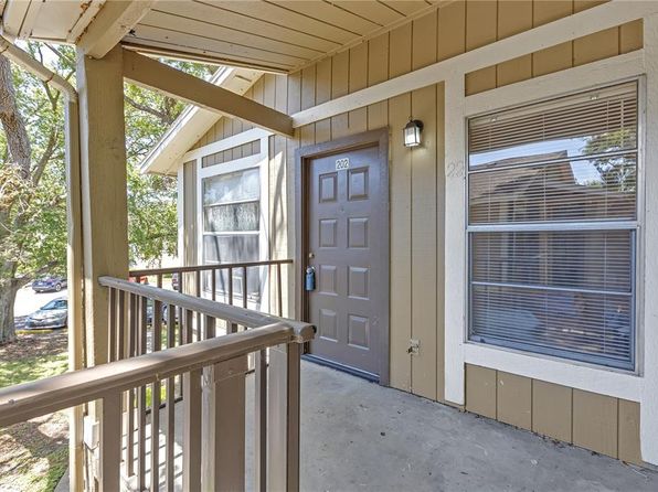 14317 Hanging Moss Cir APT 202, Tampa, FL 33613