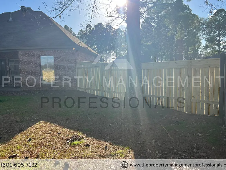 116 Cedar Green Dr — Photo 44