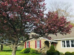 15829 Claridon Troy Rd, Burton, OH 44021