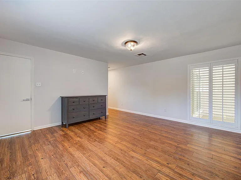 438 E Fair Harbor Ln — Photo 18