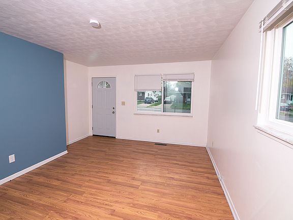 2nd image of 4023 Burchfield Dr #1