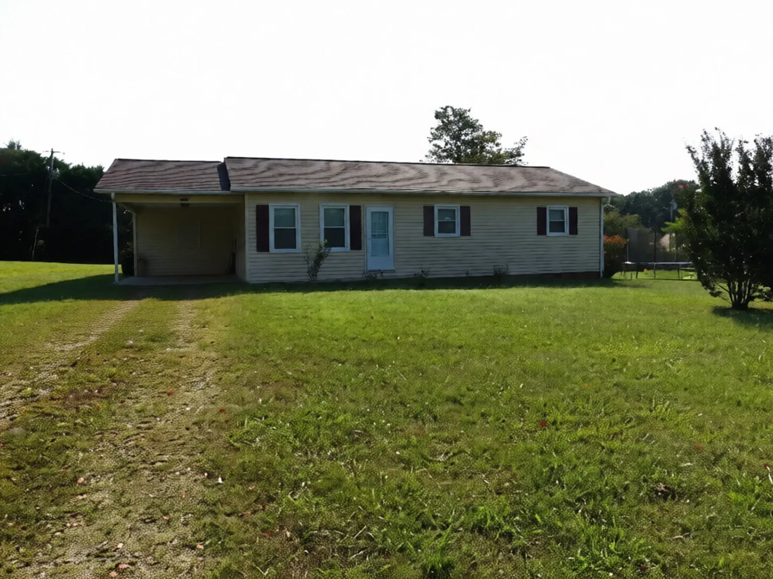 3 bed, 1170 sqft, $1,200 — Photo 1