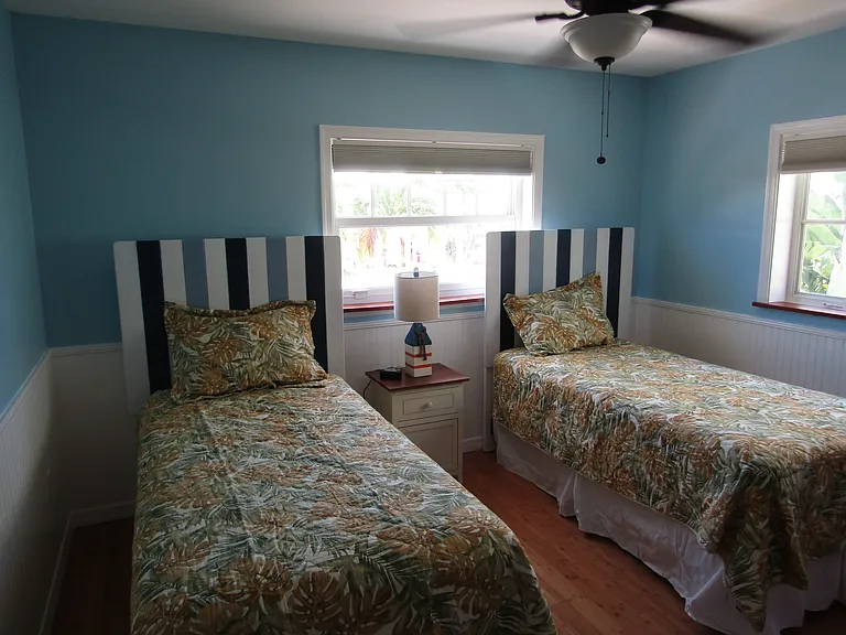 259 Caribbean Dr E — Photo 8