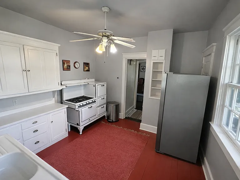 601 S 38th Ave — Photo 10