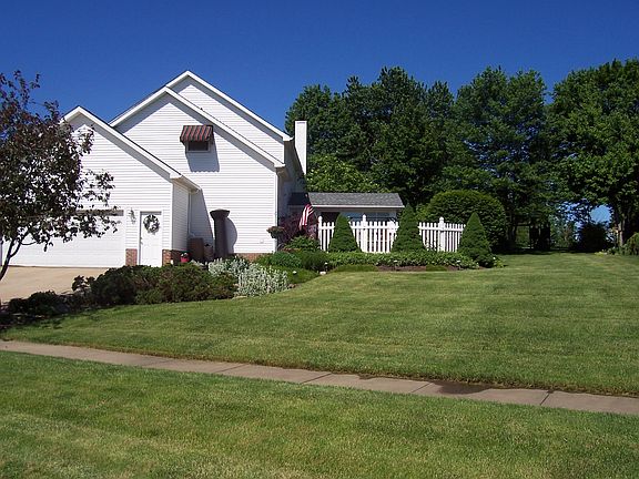 2nd image of 723 Woodhaven Dr