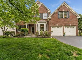 87 Crestview Dr, Clinton, NJ 08809