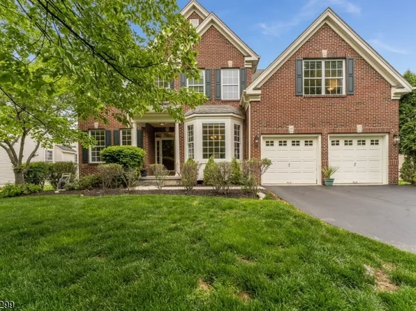 87 Crestview Dr, Clinton Twp., NJ 08809