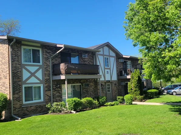 9S201 Lake Dr APT 20-210, Willowbrook, IL 60527