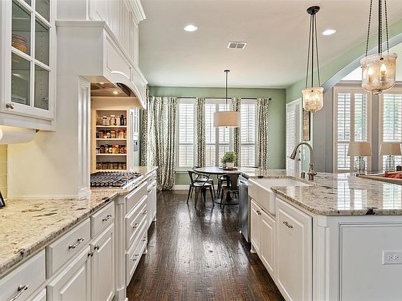 3rd image of 640 Abbey Ln