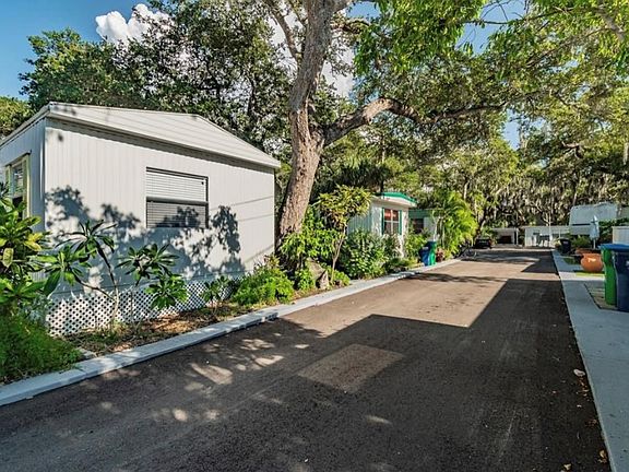 4th image of 15004 113th Ave N #9