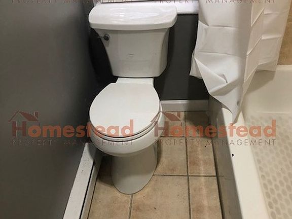 4th image of 1841 W Erie Ave #2R